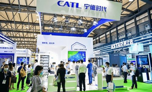 何小鹏余承东拉响警报 停工风险成2022汽车工业最大考验，信息电子技术服务成关键变量